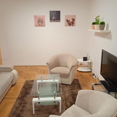 גיור Family Apartment-Csaladias Hangulat מראה חיצוני תמונה